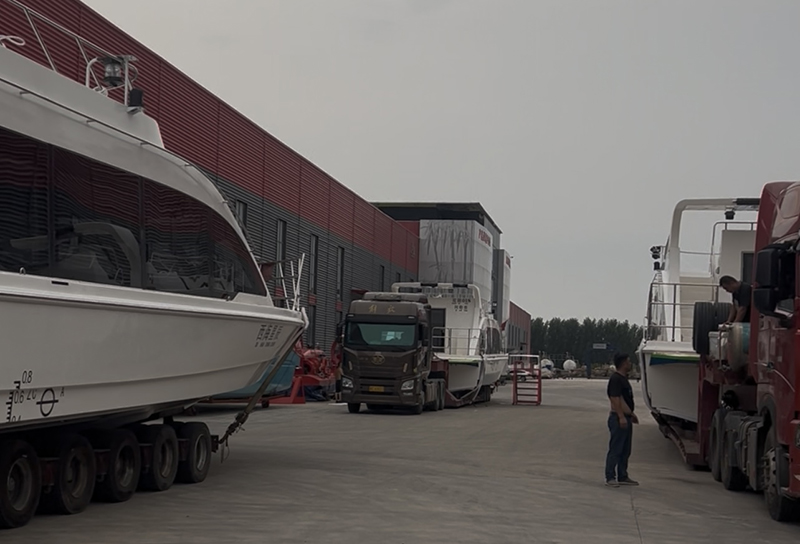 Endadaad® ወደ ውስጥ ያለው ተሳፋሪ መርከቦች ተልኳል-አንድ 21.8m Modohl provah Spoders መርከቦች እና ሁለት 17.8m Monohl povahloull ተሳፋሪ መርከቦች