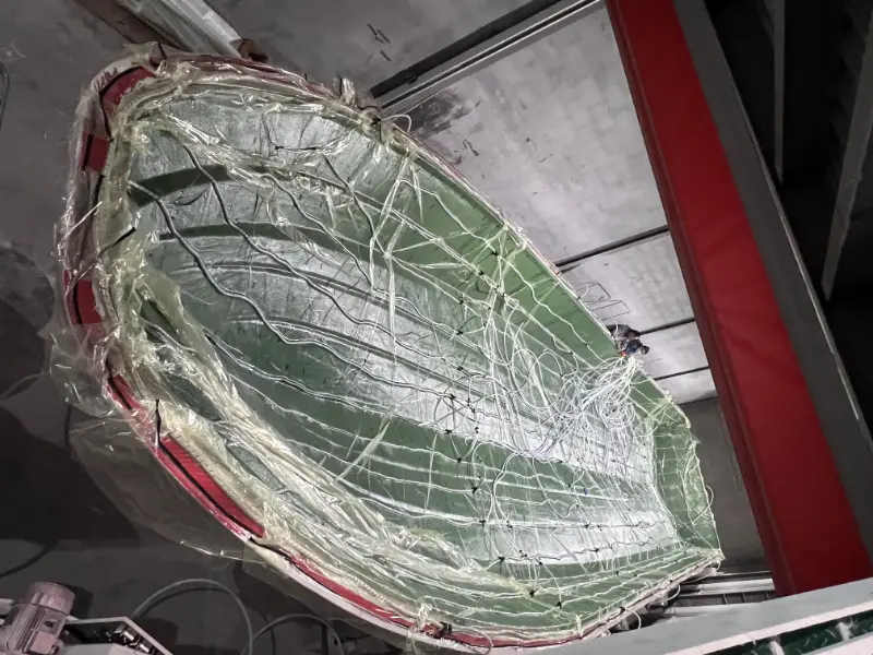 የLawada® የቫኩም ኢንፍሉሽን ሂደት ለ 21.8m የመንገደኞች መርከብ ቋት - ጥንካሬን፣ ቅልጥፍናን እና ረጅም ዕድሜን ከፍ ማድረግ